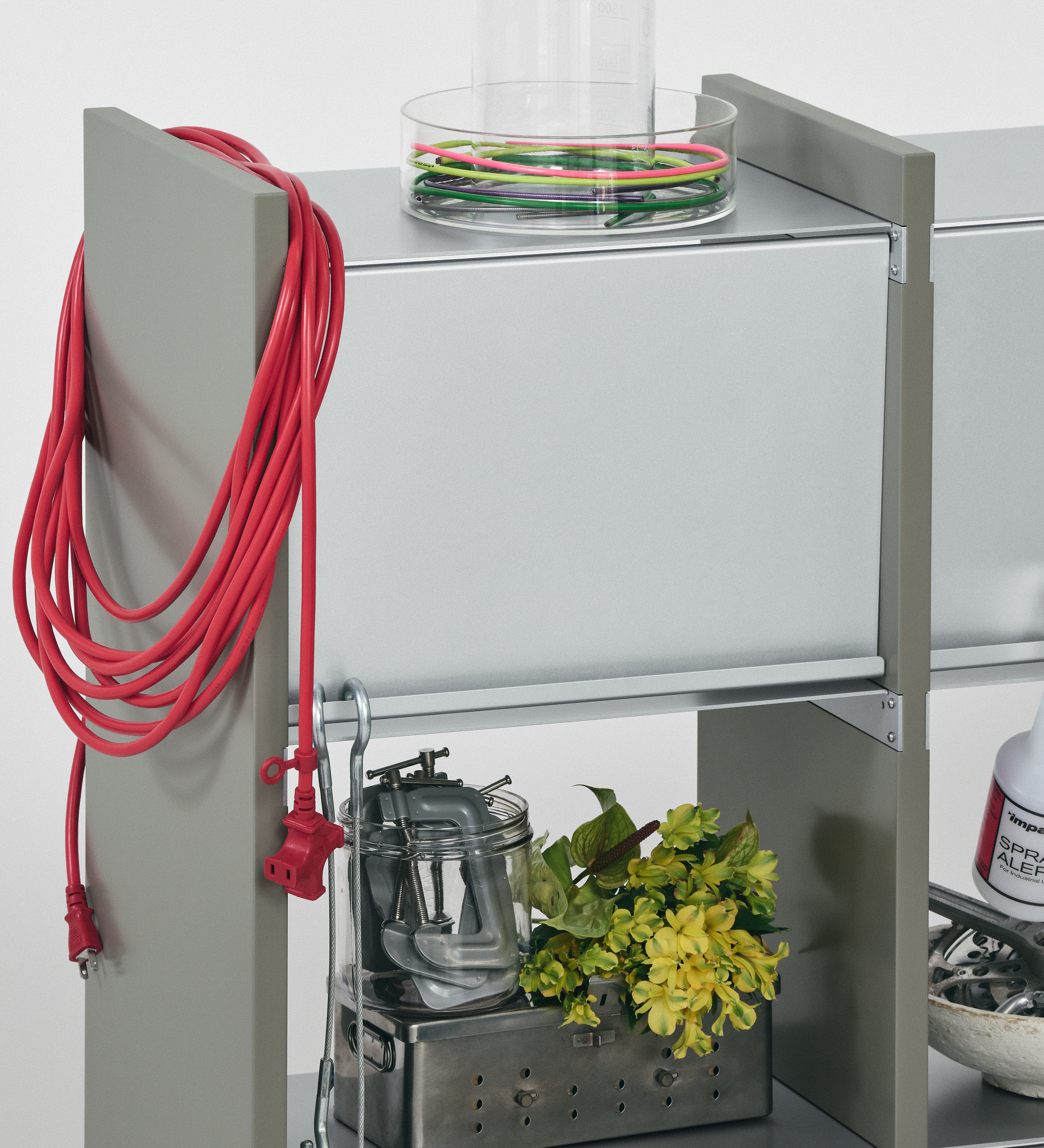 幅45cmモジュール（Shelf 45）用フラップ扉｜着脱式で、棚の両面に使えます