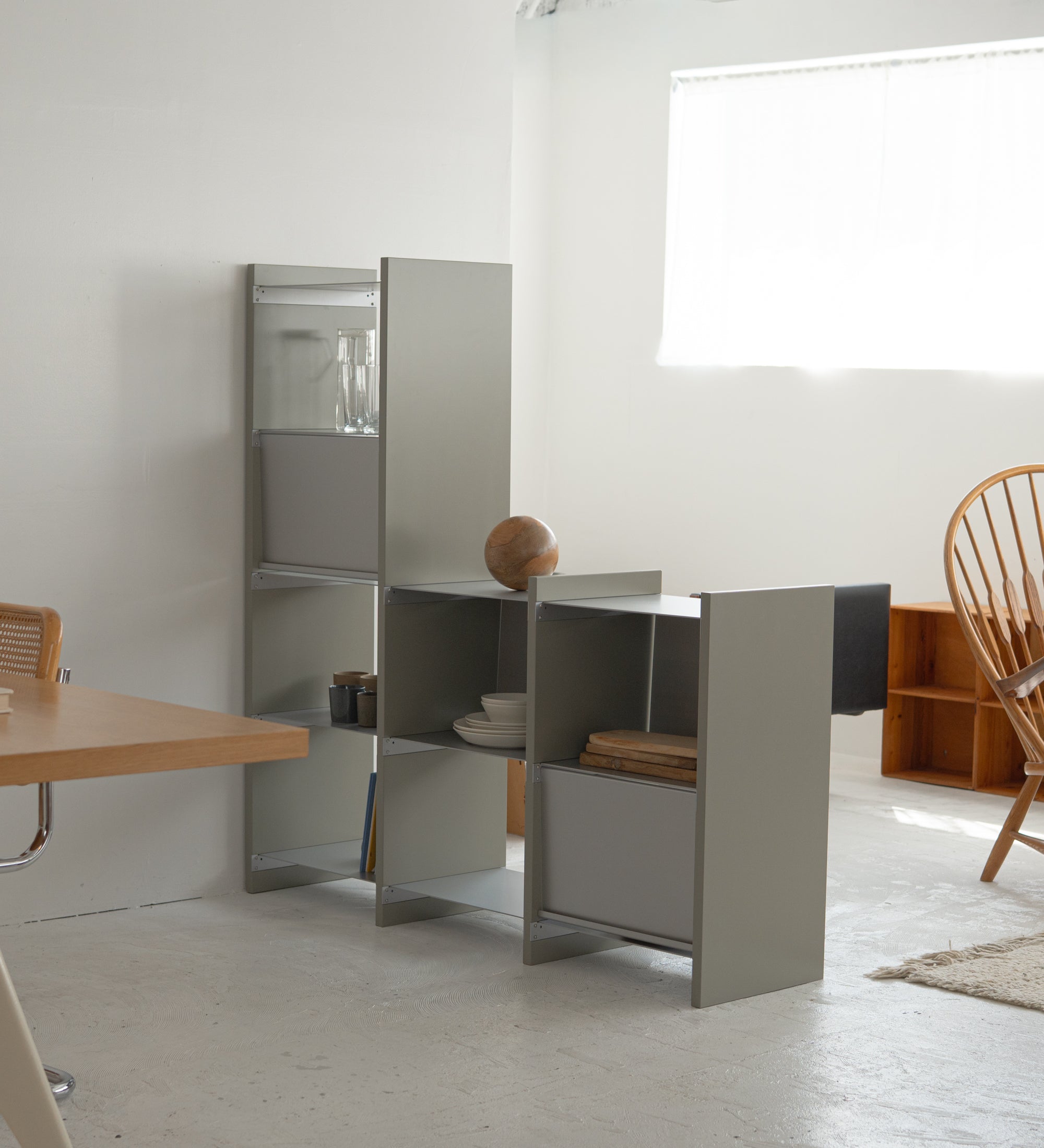 幅100cm   × 高さ146.5cmのモジュラーシェルフ・可動棚｜段違いレイアウトの飾り棚。器や観葉植物のディスプレイに