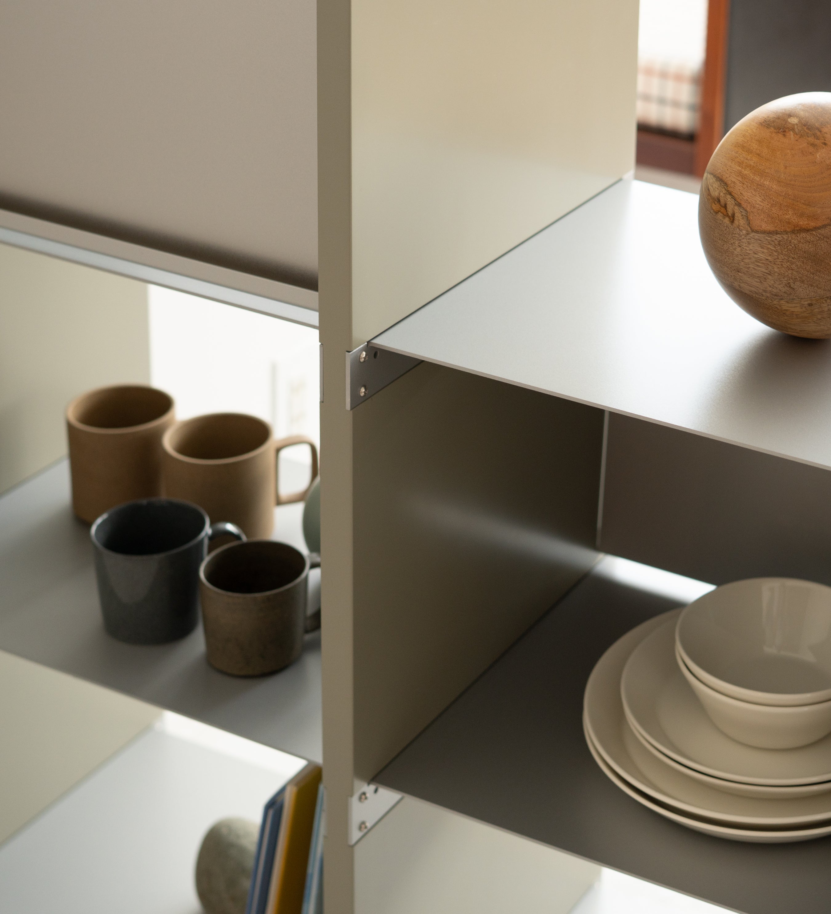 幅100cm   × 高さ146.5cmのモジュラーシェルフ・可動棚｜段違いレイアウトの飾り棚。器や観葉植物のディスプレイに