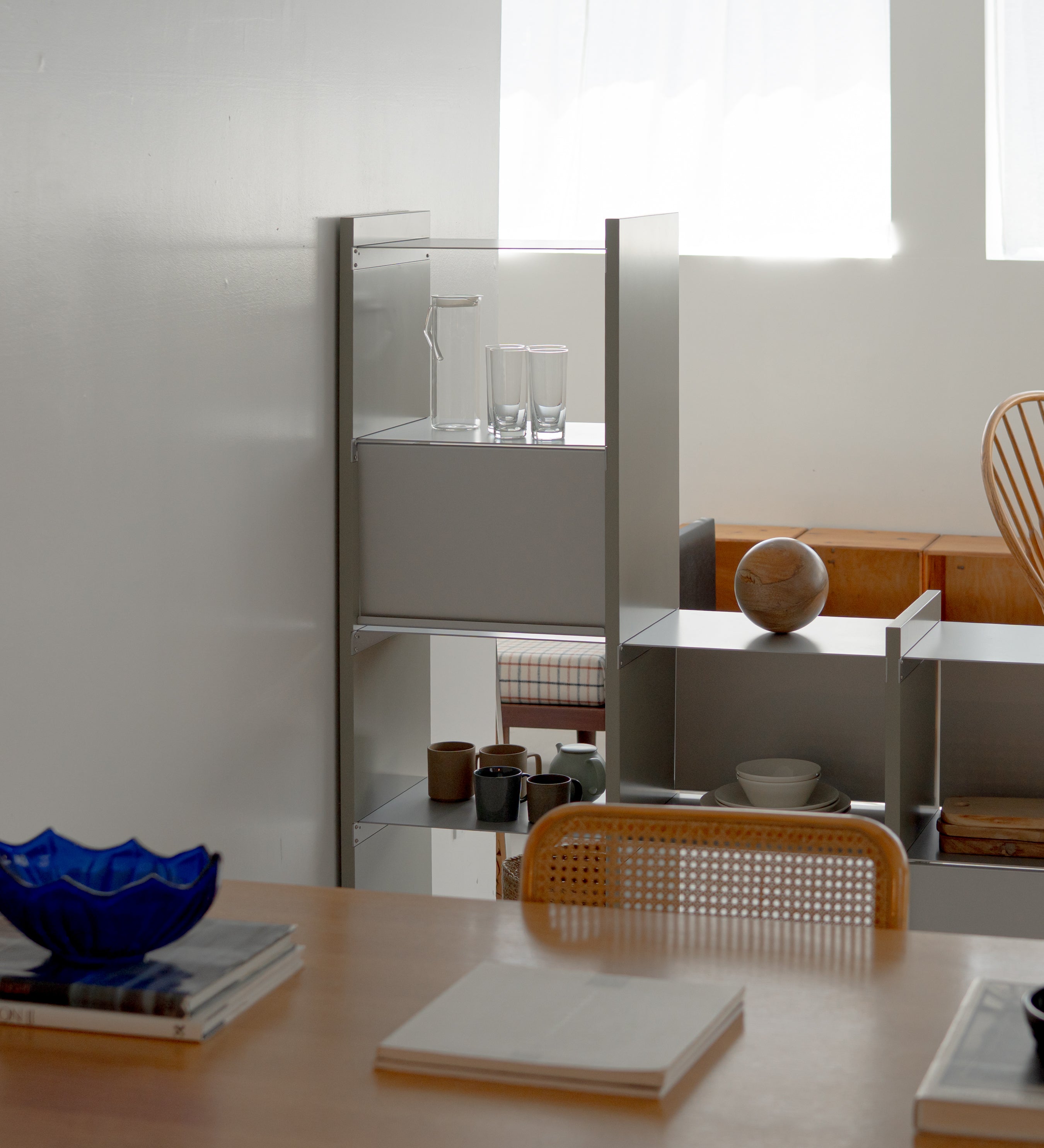 幅100cm   × 高さ146.5cmのモジュラーシェルフ・可動棚｜段違いレイアウトの飾り棚。器や観葉植物のディスプレイに