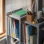 幅132.5cm × 高さ80cmのモジュラーシェルフ・可動棚｜ブルーグレー（薄いブルー）｜仕切り棚やキッチンボード、両面キャビネット、店舗什器に